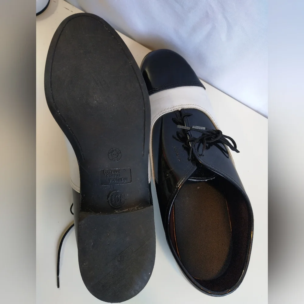 Shoes - Picture 4 of 4